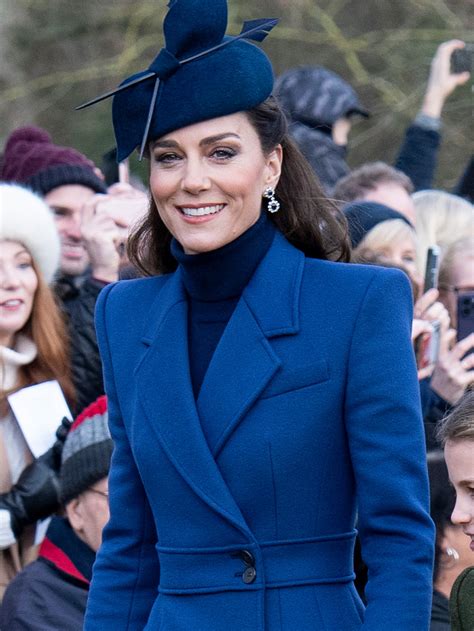 kate middleton christmas outfit